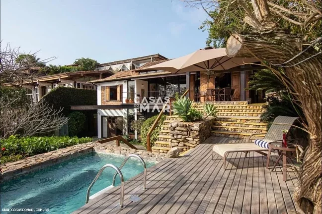 Imagem Casa Frente Mar para Venda em Armação dos Búzios / RJ no bairro Ferradura