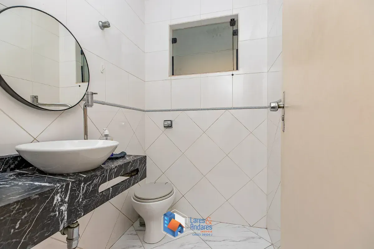 Imagem Sobrado para venda em Jardim Umuarama com 3 quartos, sendo 1 suíte, 396m²