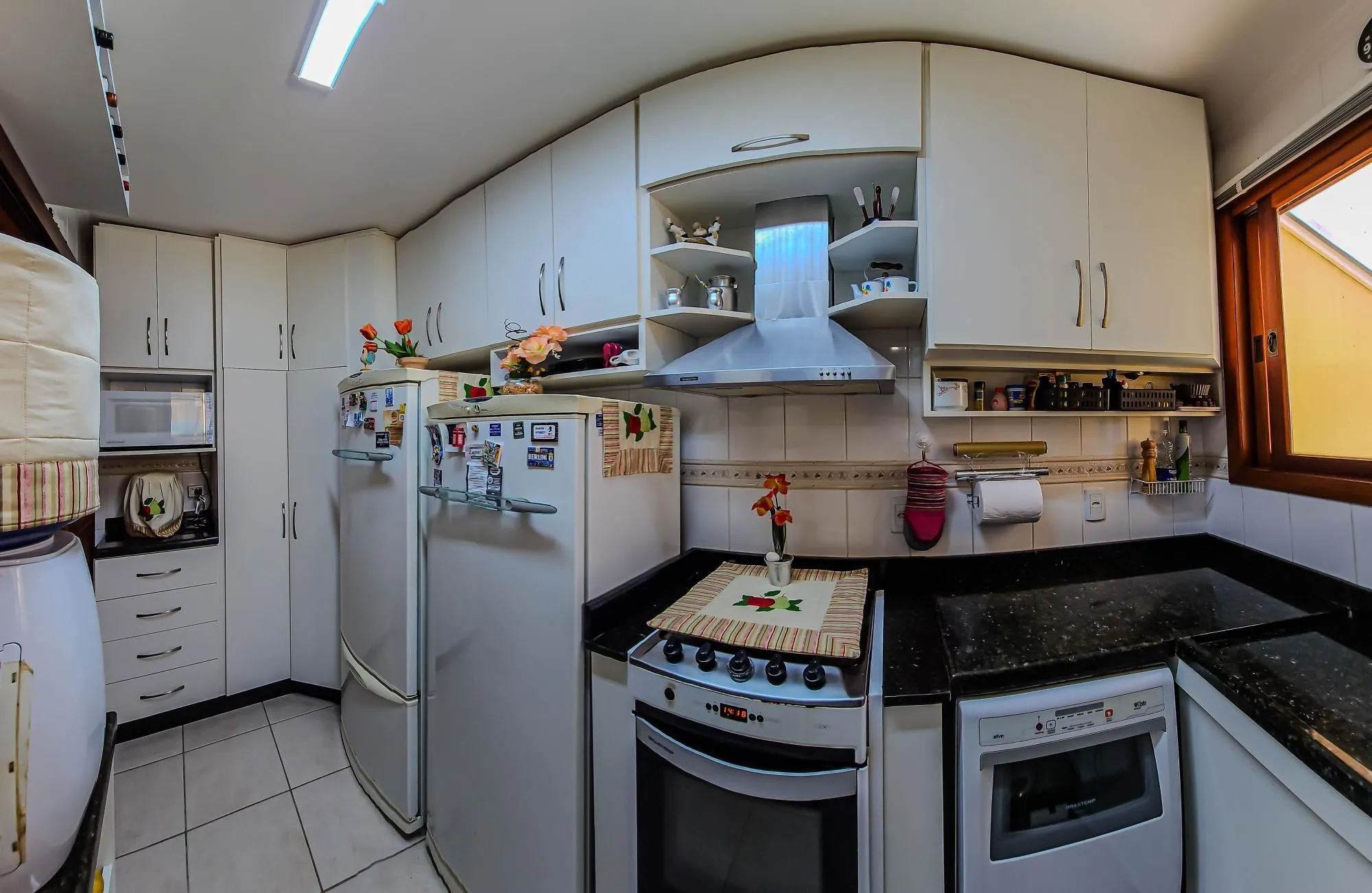 Imagem Casa em condomínio, 3 quartos, 1 suite, 3 vagas de garagem - Bairro Tristeza