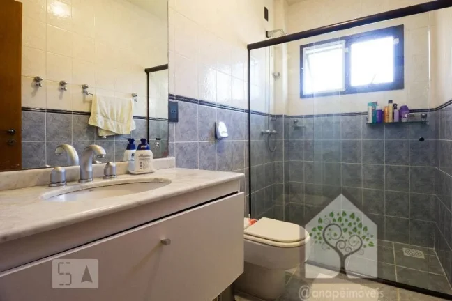 Imagem Ampla Casa com 5 Quartos à Venda
