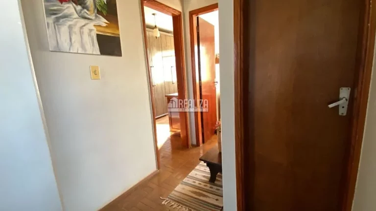 Imagem Casa à venda no bairro São Sebastião, em Uberaba - 4 dormitórios e 3 banheiros