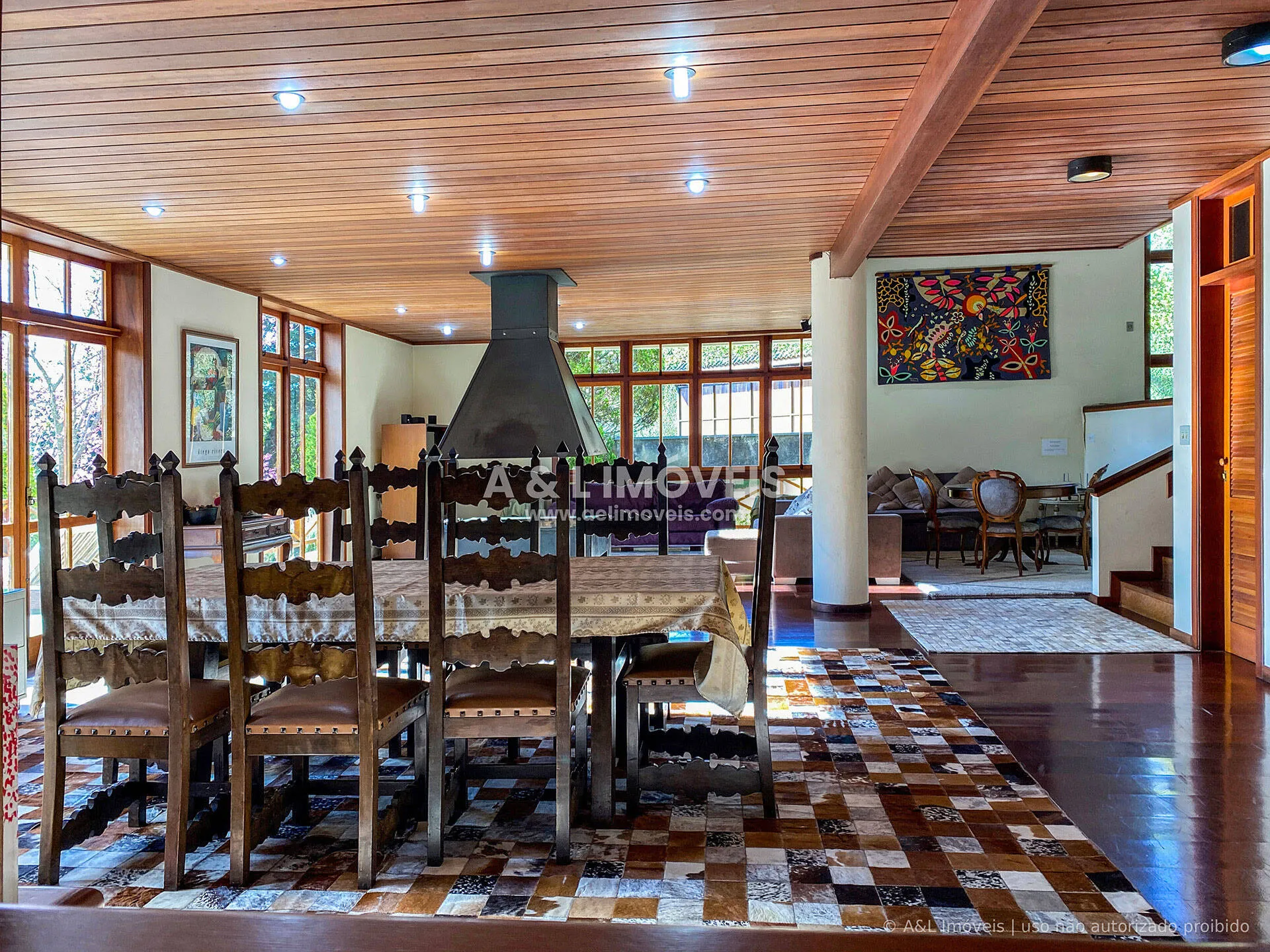 Imagem Casa à venda em Campos do Jordão | 417,26 m² | 5 dormitórios