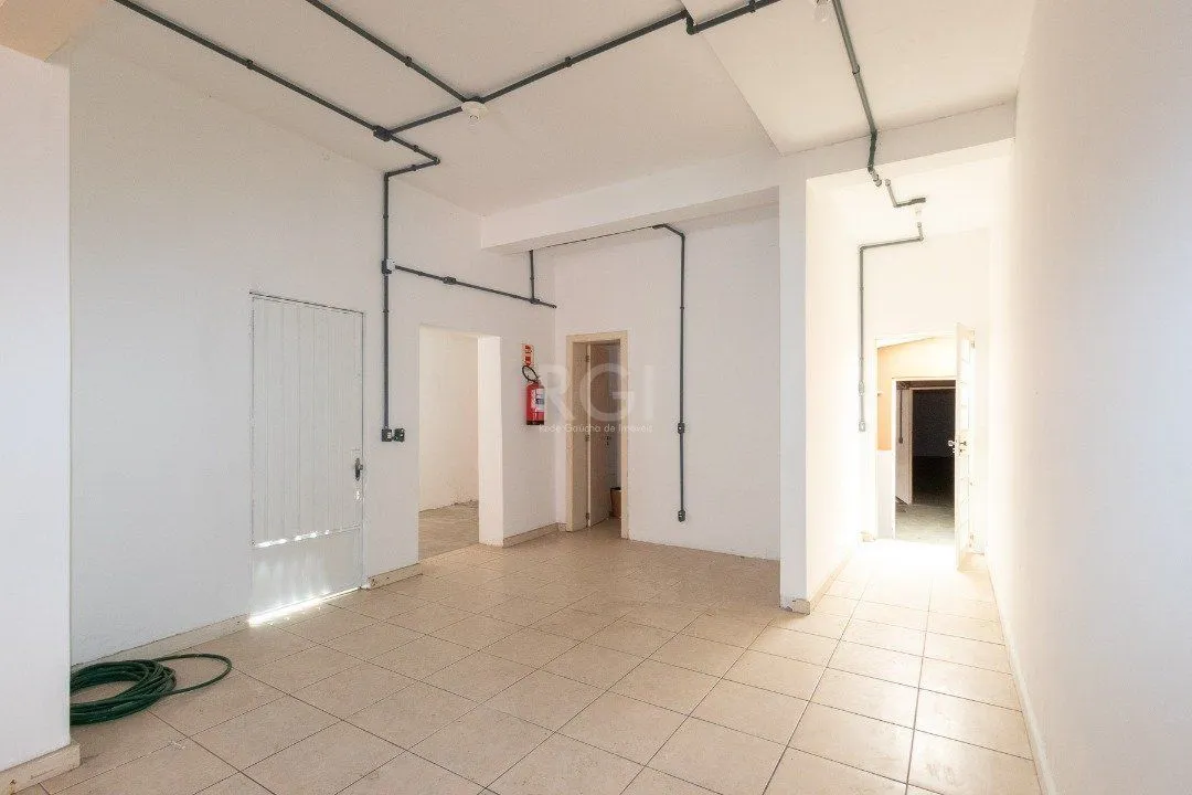 Imagem Casa para Venda - 232m², 3 dormitórios, 2 vagas - Navegantes
