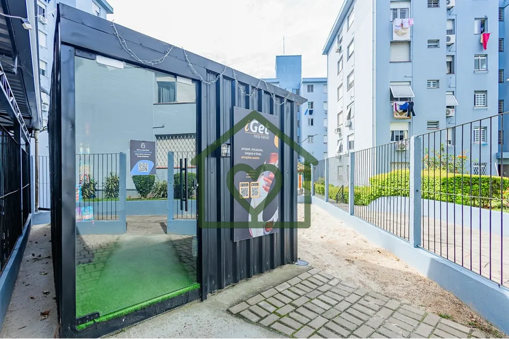 Imagem Descubra o seu novo lar no coração de Porto Alegre. Este aconchegante apartamento está localizado...
