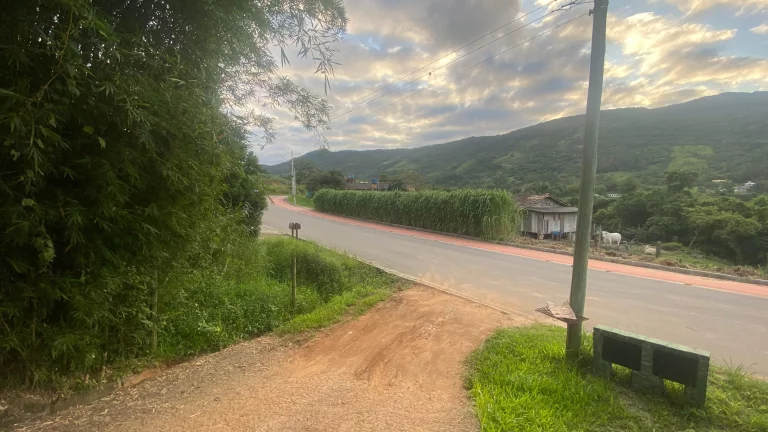 Imagem Oportunidade única: Terreno à venda em Garopaba-SC, Bairro Macacu, 1.000m² de área!