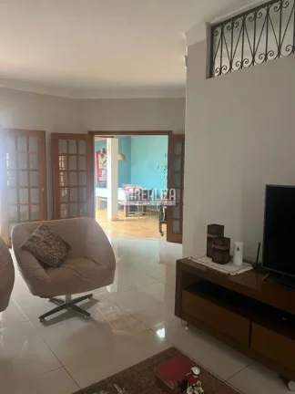 Imagem Casa à venda no bairro Fabrício, em Uberaba - 3 dormitórios, piscina e varanda!