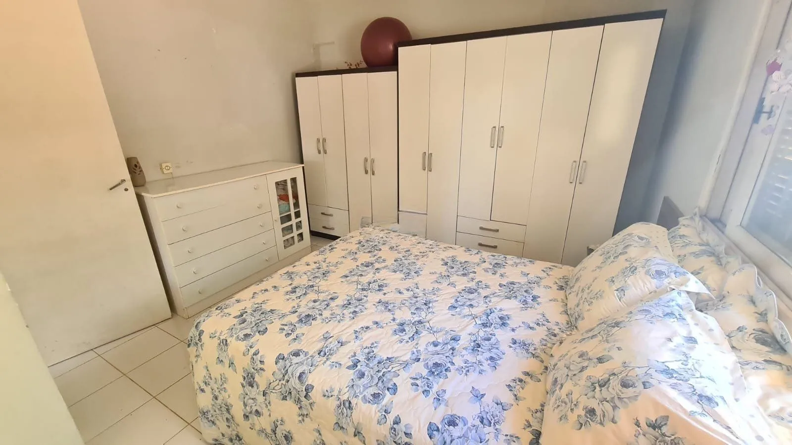 Imagem Casa com 4 dormitórios, 2 vagas e 300m² á venda
