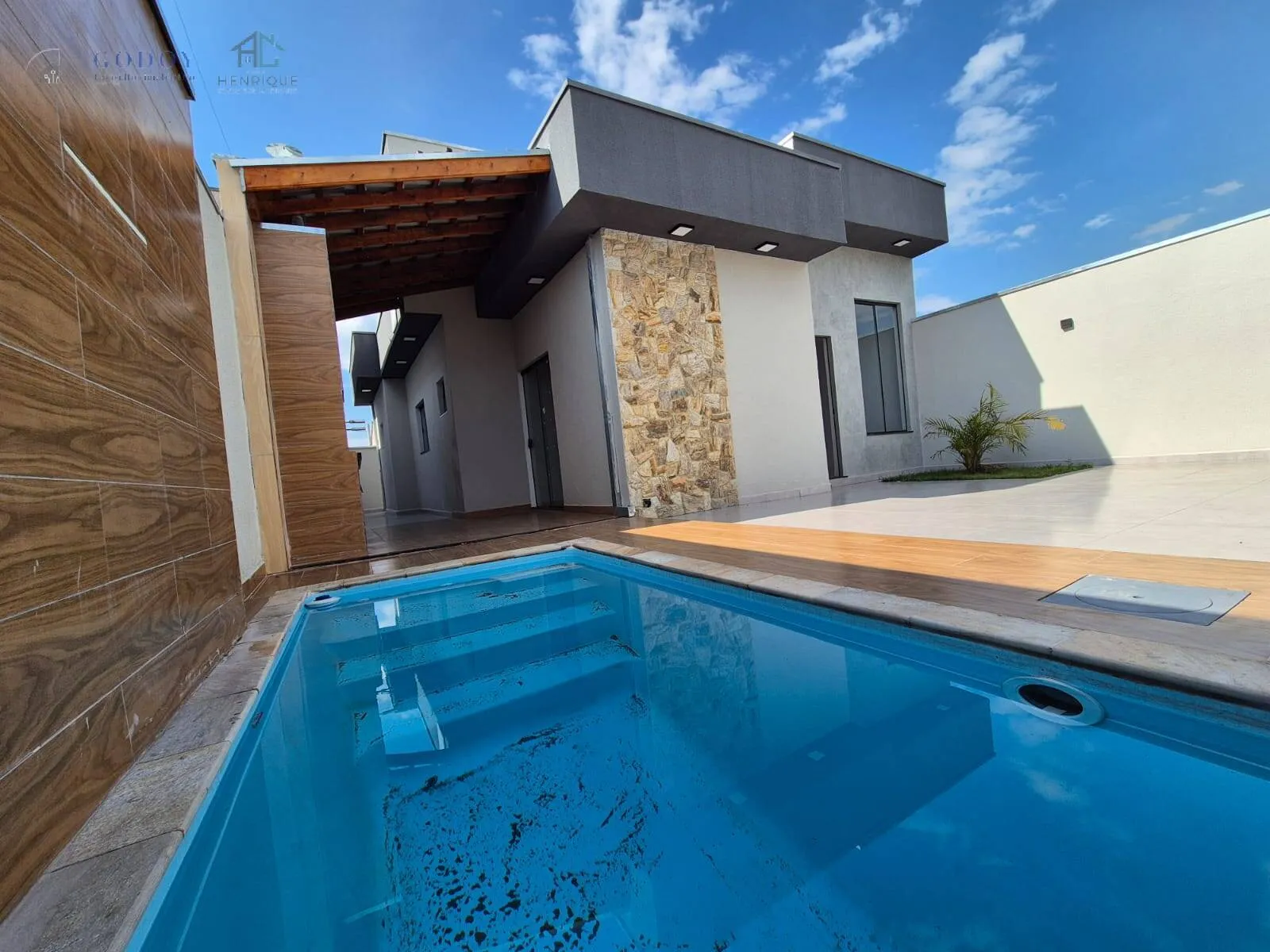 Foto do imóvel Conforto e Estilo: Casa Térrea com Piscina no Flamboyant