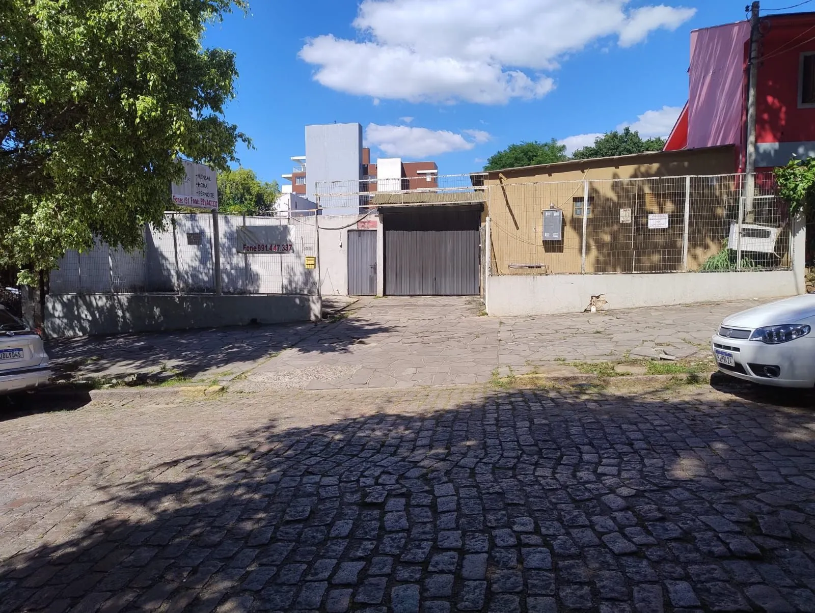 Imagem terreno com 1.354,80 metros ótimo para comercial onde funciona um grande estacionamento. ou para empreendimento residencial