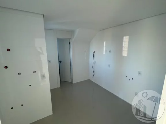 Imagem Espetacular Cobertura Triplex a 4 minutos da Praia na Barra Sul de BC