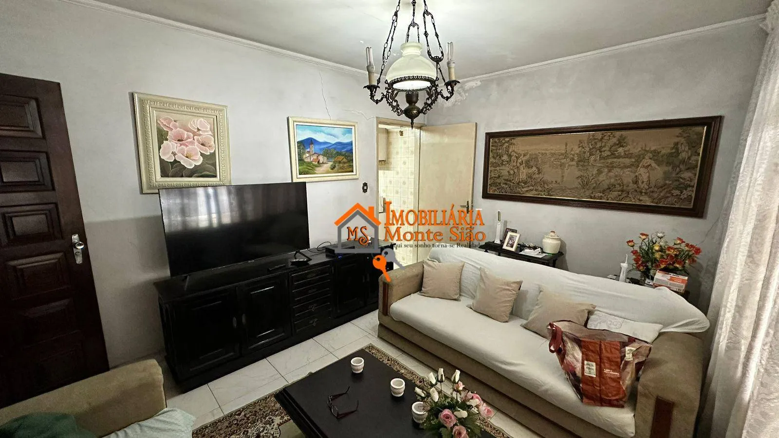Imagem Casa à Venda com 3 Quartos, Suíte com Closet e Área Gourmet Completa