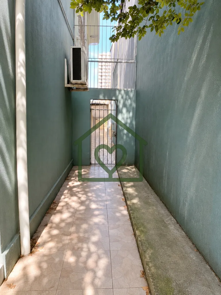Imagem Casa em alvenaria, próxima à 24 de outubro no coração do Bairro Auxiliadora, com a seguinte comp...