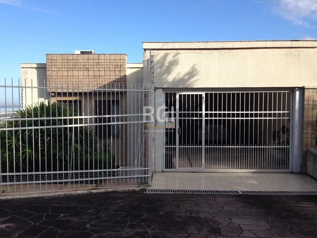 Imagem Casa para Venda - 485m², 3 dormitórios, sendo 1 suites, 4 vagas - Teresópolis