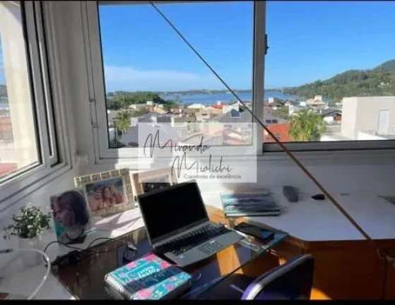 Imagem Bela casa de alto padrão no Saulo Ramos na lagoa da conceição