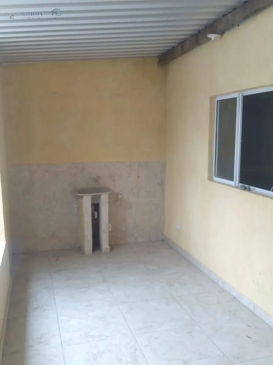 Imagem Casa Nova de Fundos em Excelente Localização