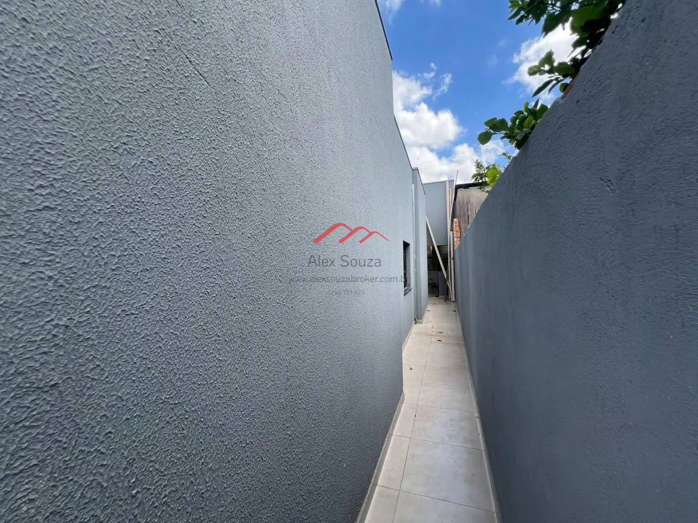 Imagem Casa para Venda em Hortolândia, Jardim Carmen Cristina, 3 dormitórios, 1 suíte, 2 banheiros, 2 vagas