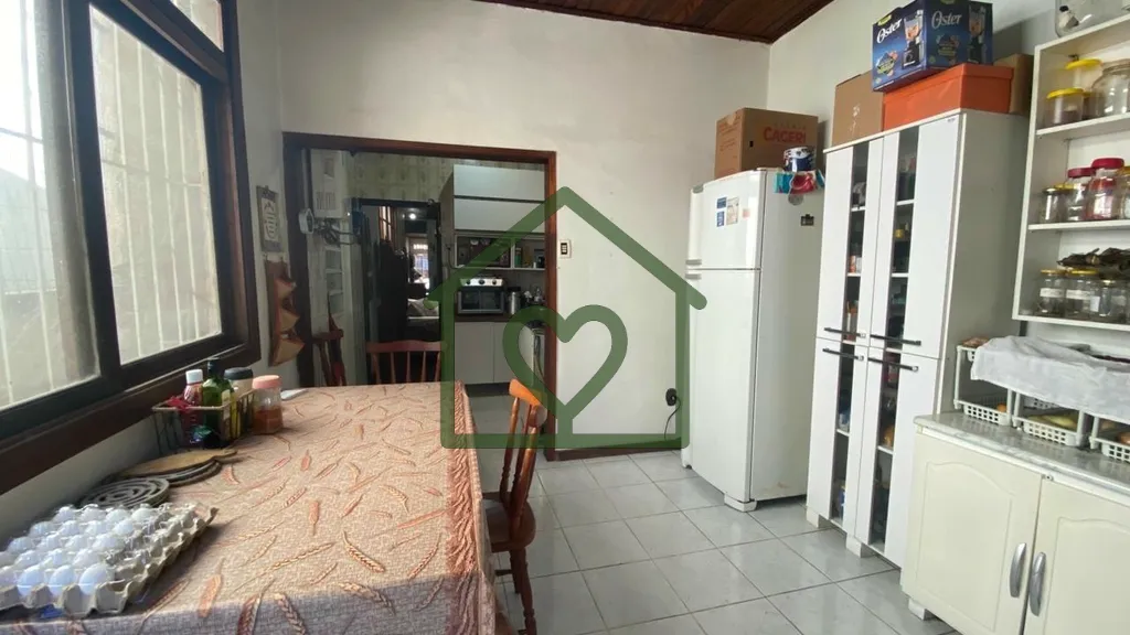 Imagem Casa com 4 dormitórios e 110 m2 na Rua Duque de Caxias, no bairro Centro Histórico em Porto Alegre...