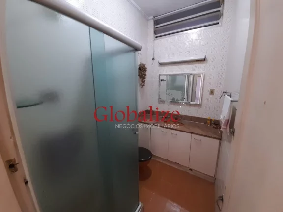 Imagem Casa com 3 dormitórios e 2 vagas à venda no Macuco em Santos R$ 900.000,00