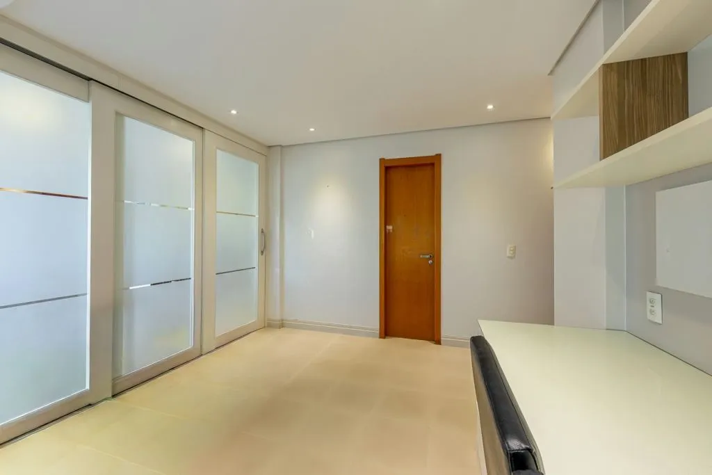 Imagem Apartamento 3 Dorm com Escritório e 2 Vagas