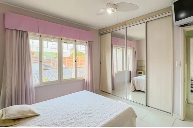Imagem Casa para venda no bairro Santa Maria Goretti em Porto Alegre