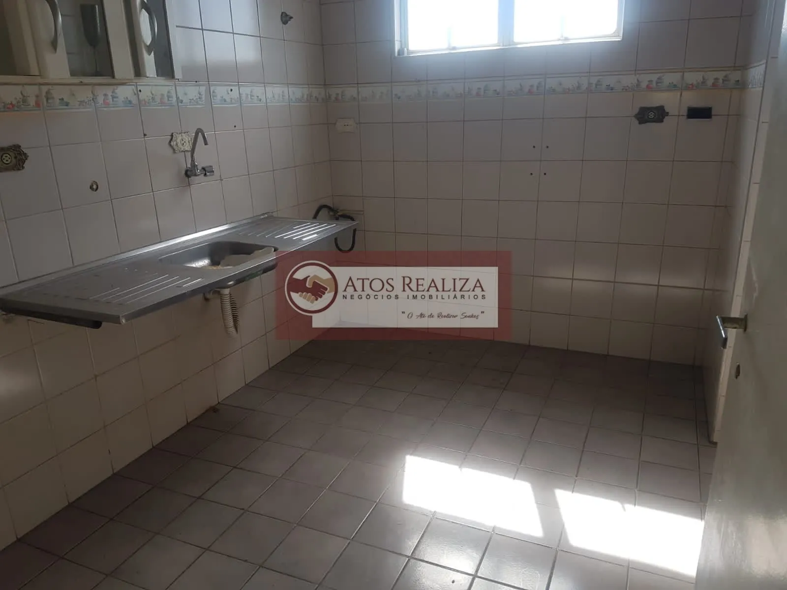 Imagem Vendo Apartamento 2 dormitórios com sacada, piscina e 1 vaga coberta.