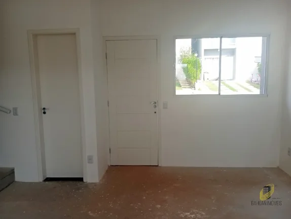 Imagem Casa em Condomínio de Luxo em Cotia-SP, Parque Dom Henrique: 3 quartos, 1 suíte, 2 salas, 3 banheiros, 86m², 2 vagas.
