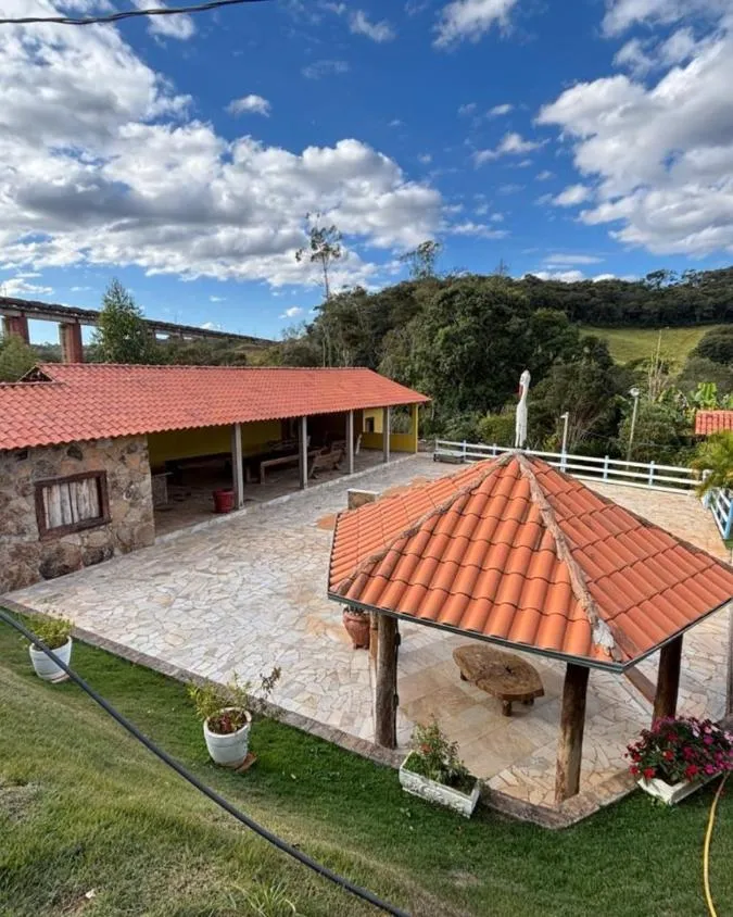 Imagem Sítio à Venda em Entre Rios de Minas/ MG , com 6 hectares (60.000 m²)