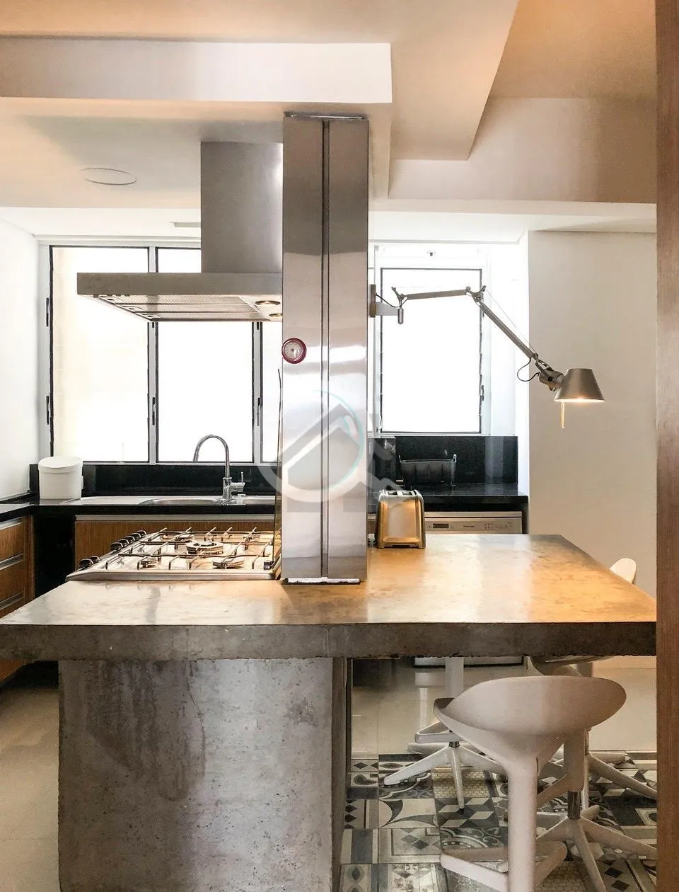Imagem Apartamento duplex mobiliado com 328m² com 3 dormitórios (3 suítes) e 2 vagas individuais no Moin...