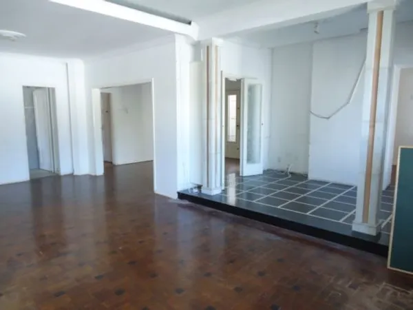 Imagem Casa para Venda - 510m², 6 dormitórios, sendo 1 suites, 3 vagas - São João