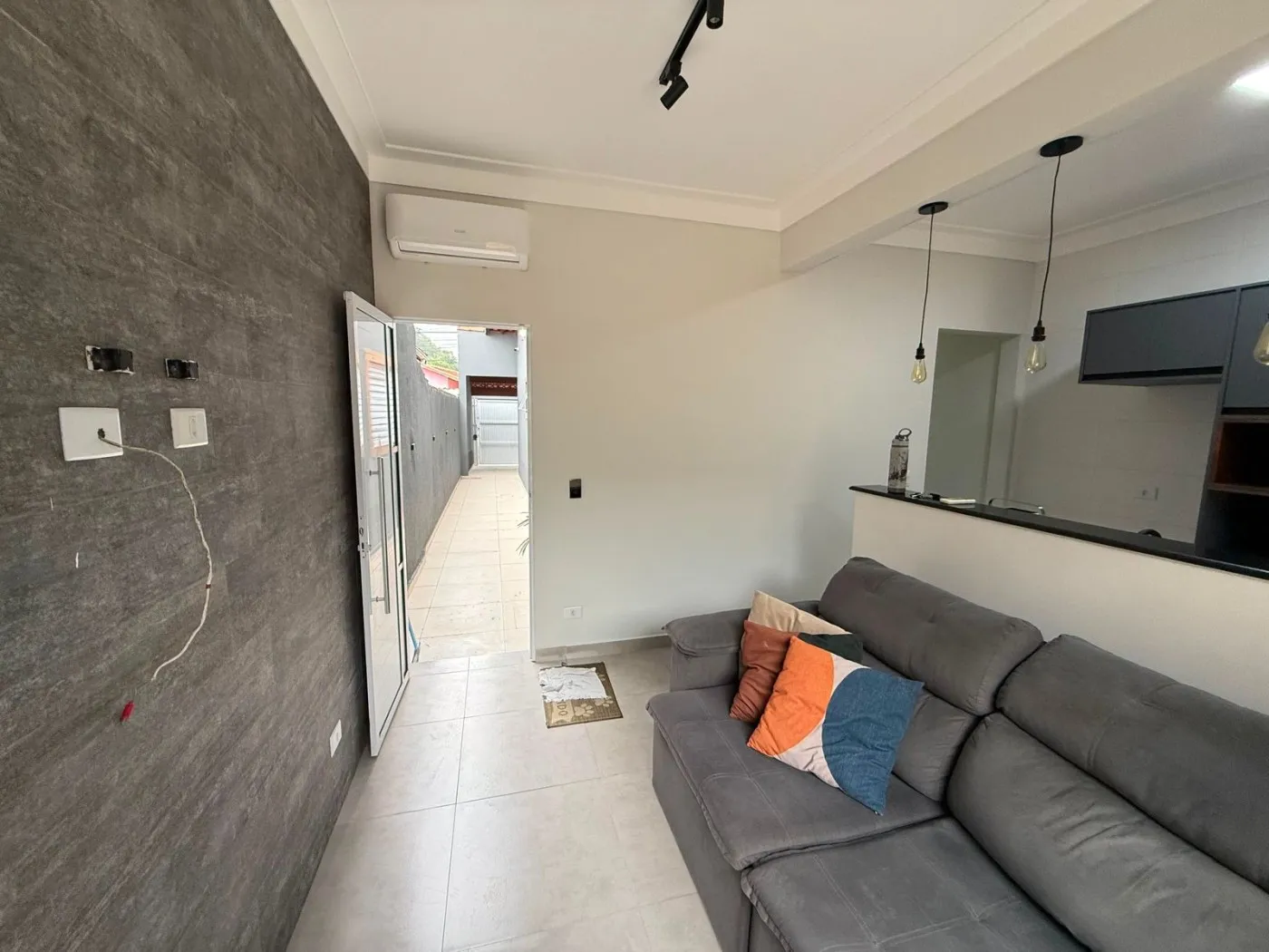 Imagem Casa para Venda em Mongaguá, Itaóca, 2 dormitórios, 1 suíte, 1 banheiro, 2 vagas