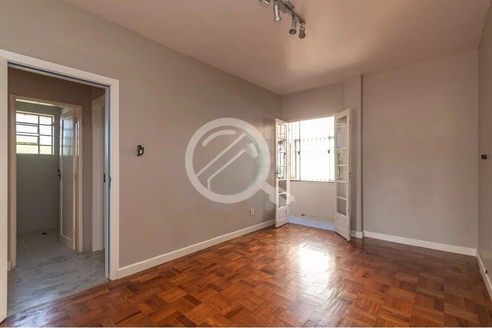 Imagem Charmoso apartamento reformado no segundo pavimento ? 95m² de área privativa! Pronto para morar, e...