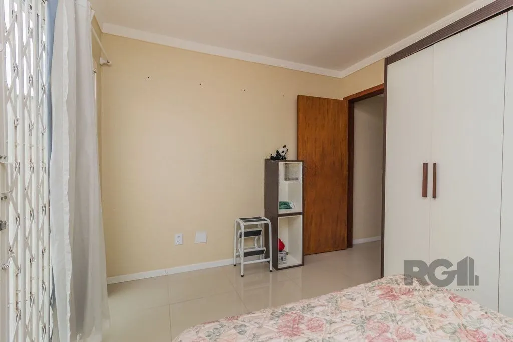 Imagem Casa de 3 dormitórios no bairro Guarujá