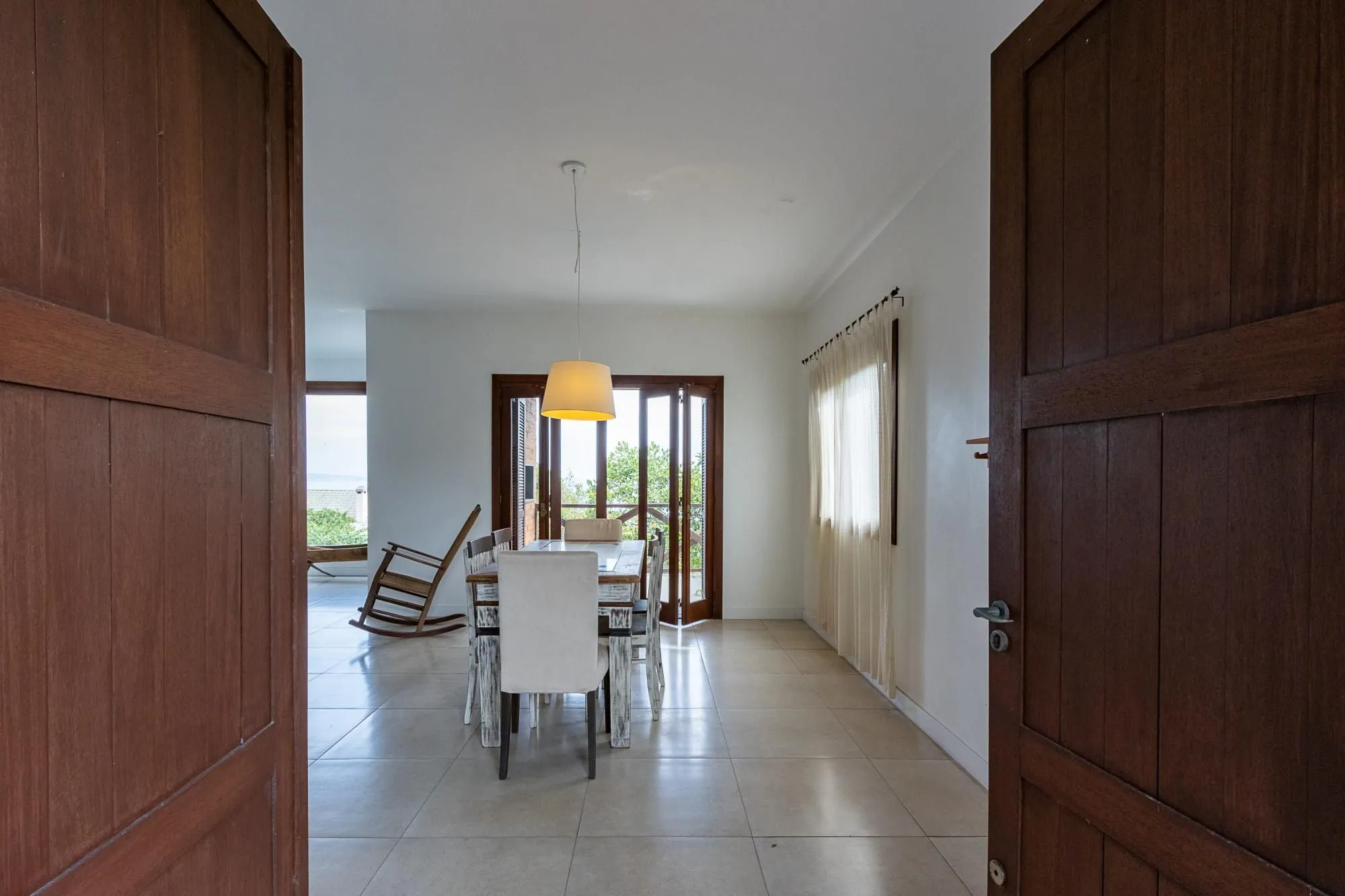 Imagem Casa com 6 quartos à venda bairro Espírito Santo, Porto Alegre.