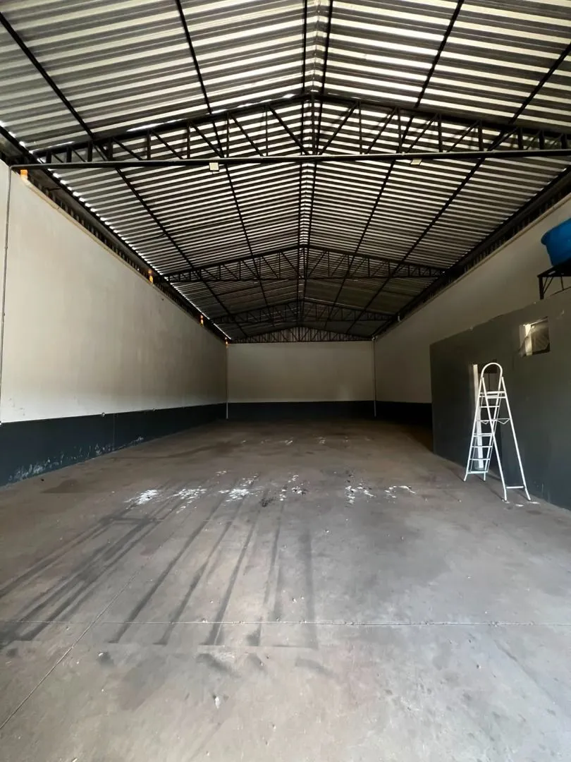 Imagem Galpão para alugar, 300 m² por R$ 4.500,00/mês - Planalto - Patos de Minas/MG