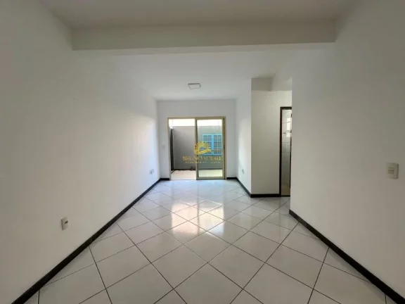 Imagem Descubra a tranquilidade e a conveniência de morar em uma casa duplex charmosa e completa em Guarap...