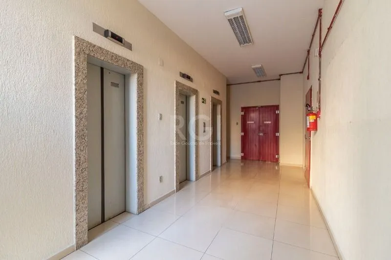 Imagem MÁFFER IMÓVEIS ALUGA SALA COMERCIAL - RUA URUGUAI, 277 | CENTRO - POA Área privativa: 333,61 m²