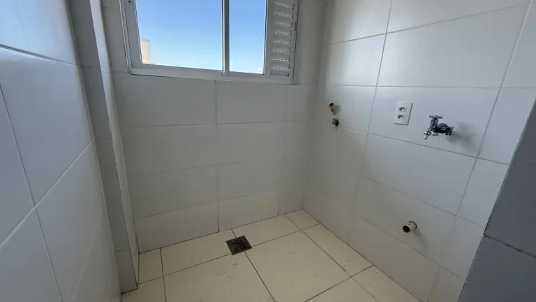 Imagem Apartamento na Praia de Gravatá, Navegantes com 02 quartos, sendo 01 suíte e bem localizado. Adriano Carpes Imóveis Vende