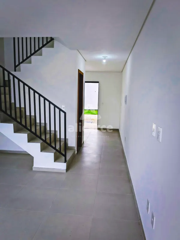 Imagem Sobrado à venda com 2 quartos 2 suítes, 78m² em Areias São José