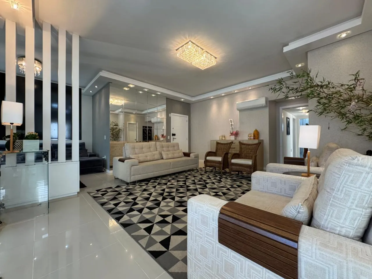 Imagem Apartamento com vista para o mar à venda com 180m2 por R$ 3.900.000,00