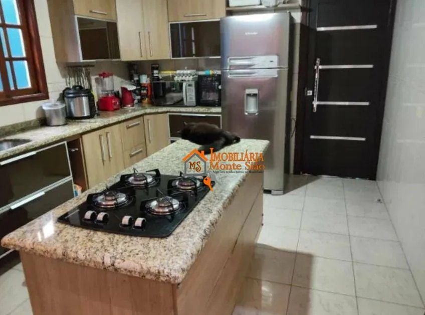Imagem Sobrado com 2 dormitórios à venda, 280 m² por R$ 902.000,00 - Jardim Santa Clara - Guarulhos/SP