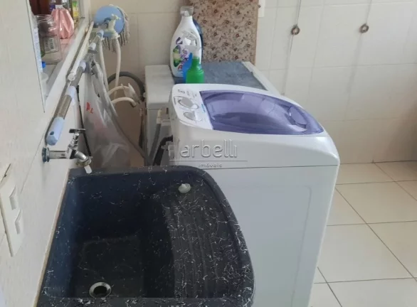 Imagem Sobrado com 242 metros quadrados, 3 dormitórios sendo 1 suíte com armários, 4 banheiros, 1 lavabo...