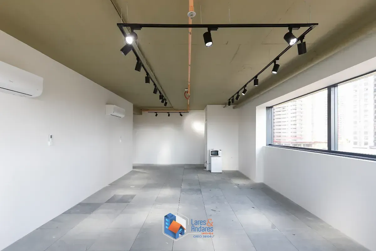 Imagem Conjunto comercial para venda em Água Branca, 69m²