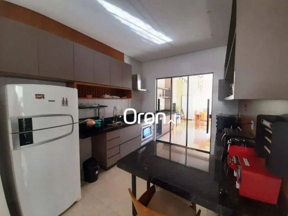 Imagem Casa com 3 dormitórios à venda, 172 m² por R$ 1.150.000,00 - Santa Genoveva - Goiânia/GO
