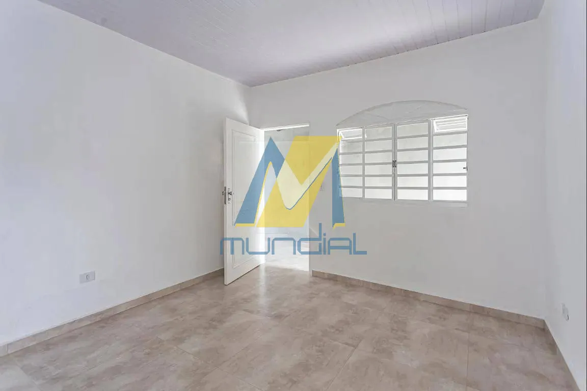 Imagem Casa com 50m², 2 dormitórios e 2 vagas, pronta para morar.