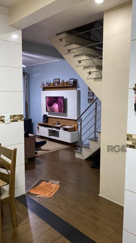 Imagem Casa 3 quartos, 4 vagas, salão de festa, sacada 198m² bairro Rubem Berta, Poa/RS