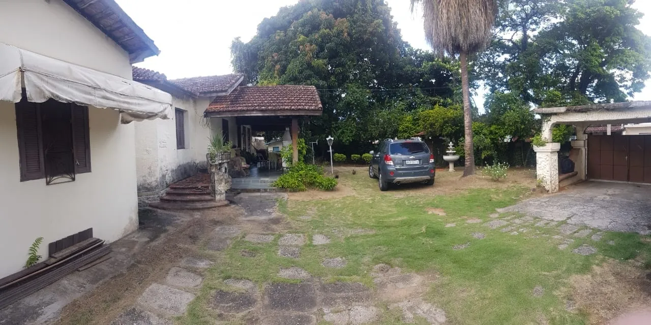 Imagem Terreno Amplo em Localização Estratégica - Perfeito para Construtoras