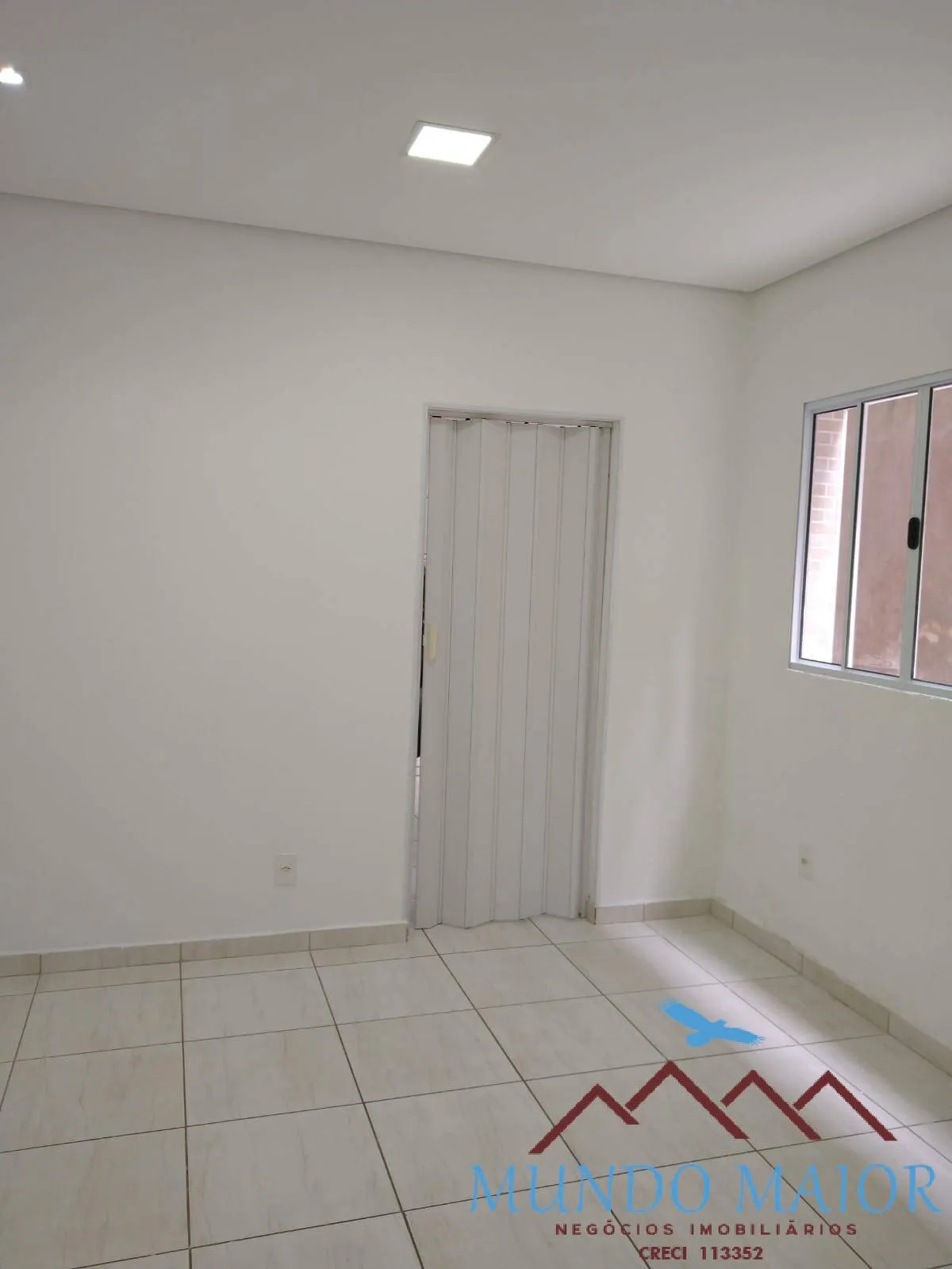 Imagem Casa com (3) no local com 7 quartos - 2 vagas - P/ Renda - Jardim Las Vega