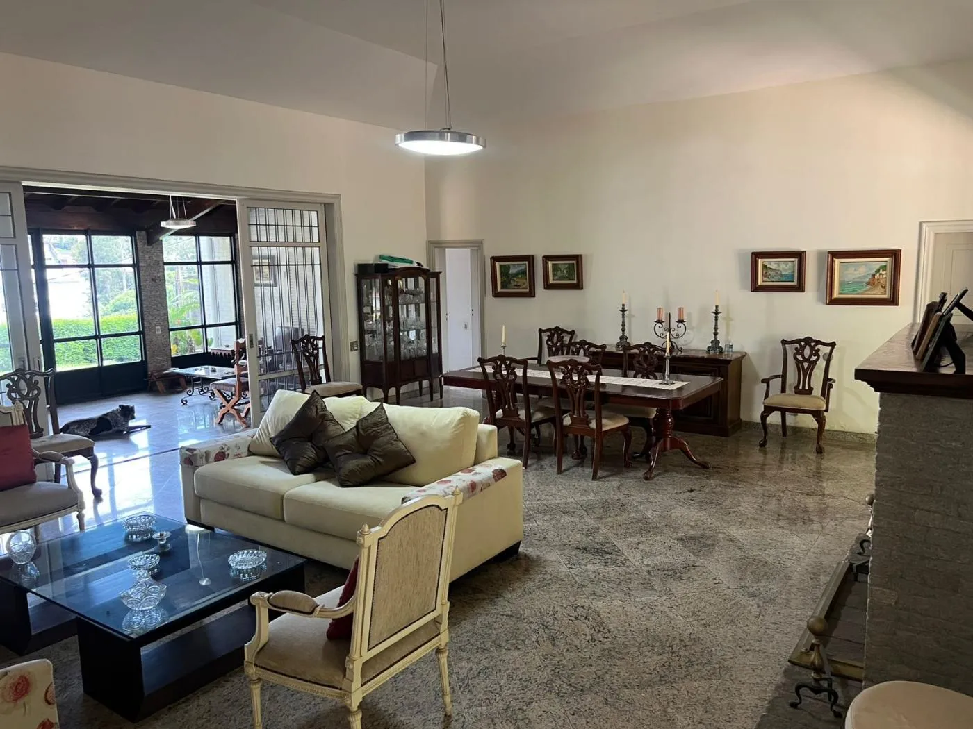Imagem Casa para Venda em Petrópolis / RJ no bairro Valparaíso
