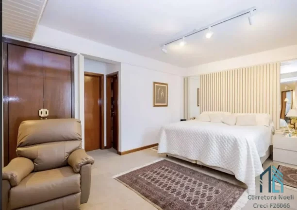 Imagem Apartamento Lindo, 04 quartos c/suítes, 04 vagas, 620m² const. no Bigorrilho em Curitiba - PR