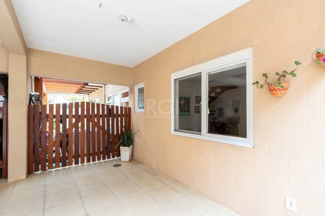 Imagem Casa Condominio para Venda - 102.9m², 3 dormitórios, sendo 1 suites, 2 vagas - Camaquã